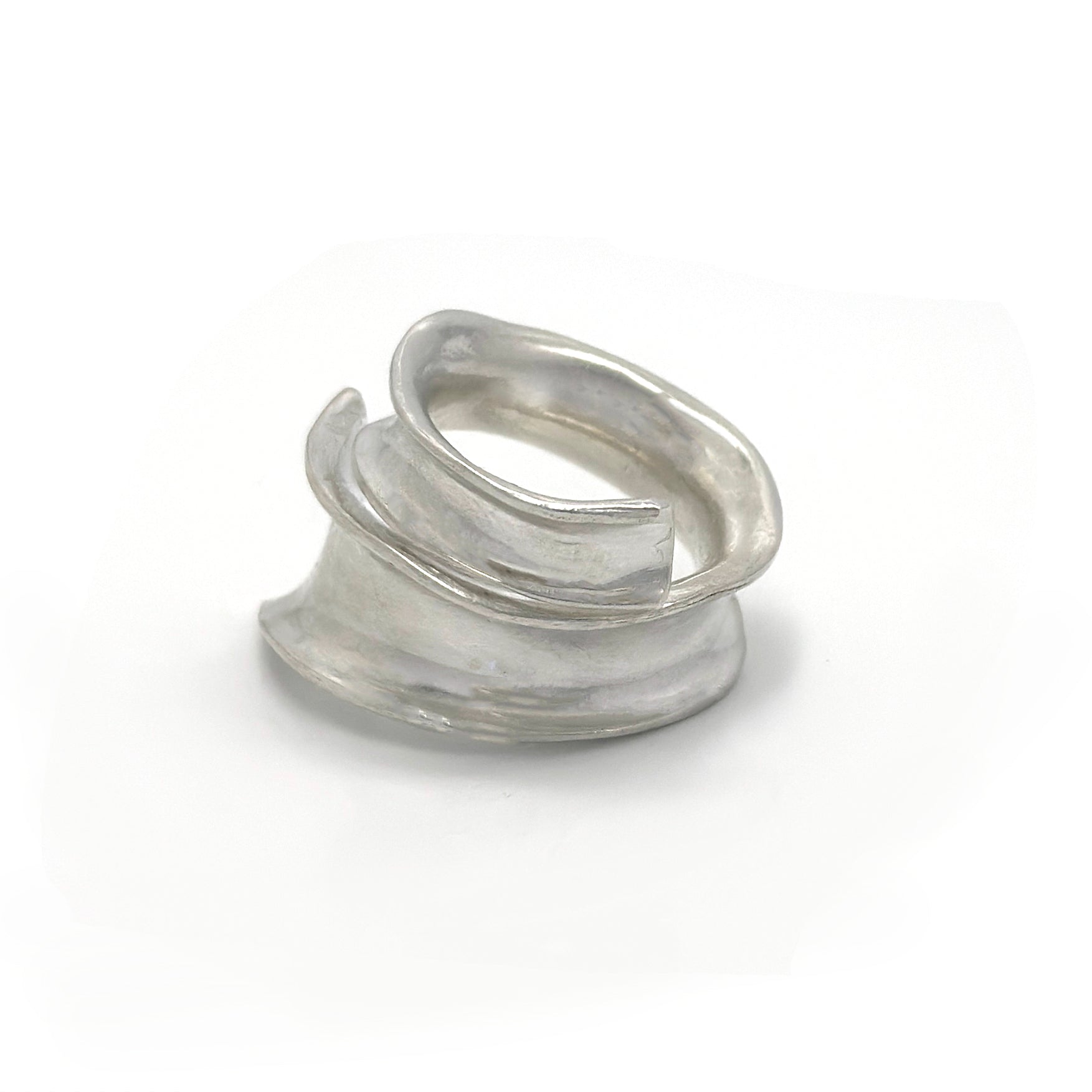 Concave sterling silver statement ring with a sculptural, flowing design inspired by ocean movement – handcrafted in Australia by FR Art Jewellery.
