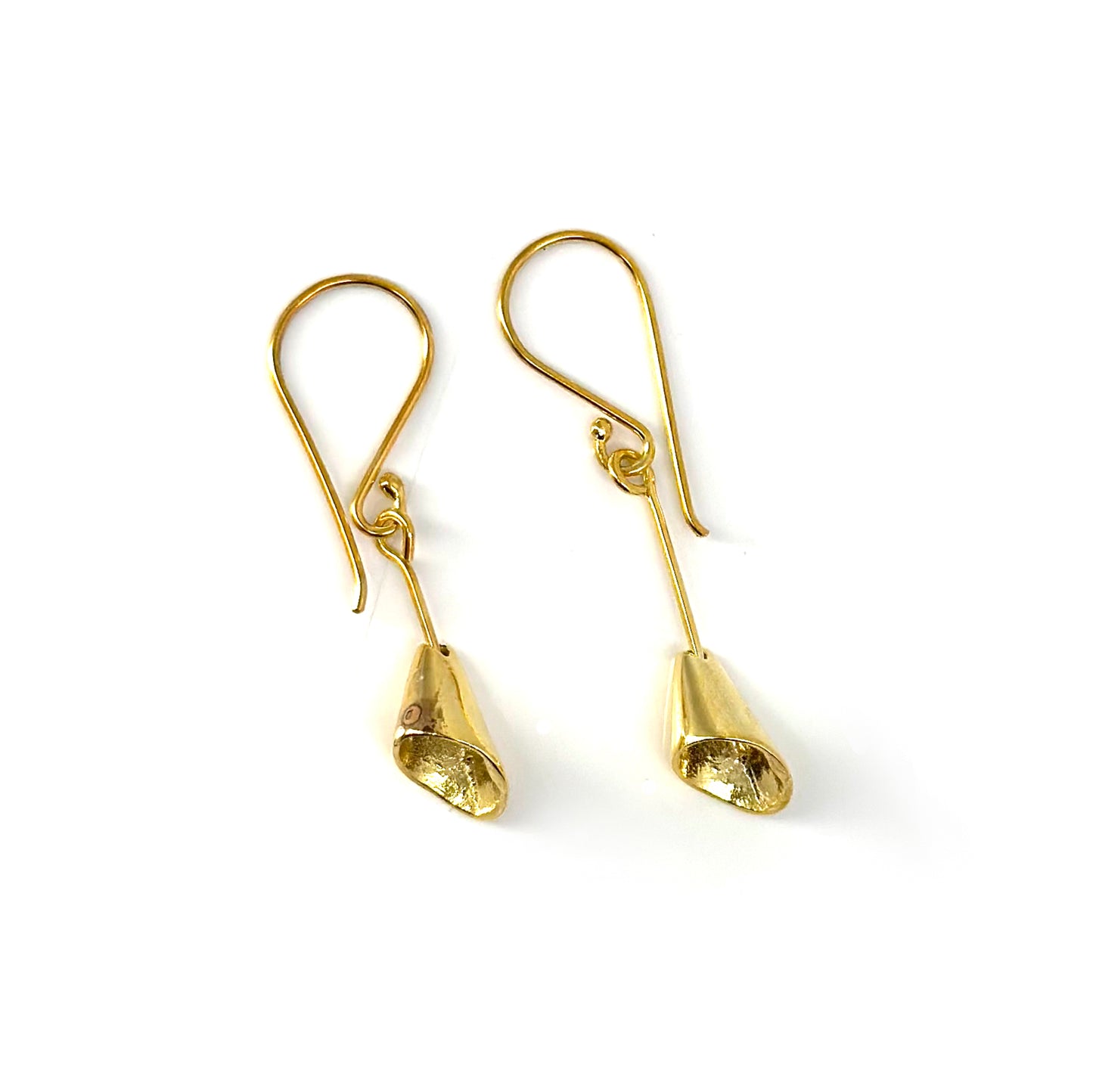 The Liz Earrings by FR | Art Jewellery are a pair of elegant, gold-plated earrings displayed against a white background. Each earring features a simple hook design with a long, slender stem ending in a tulip-shaped charm. This handmade jewelry piece boasts a minimalist and refined appearance, perfect for those seeking custom-made orders.